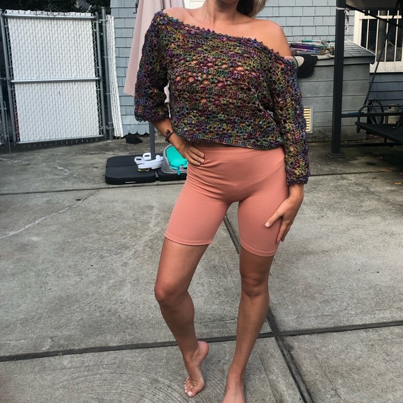 Handmade crochet cropped top one size - Picture 3 of 4